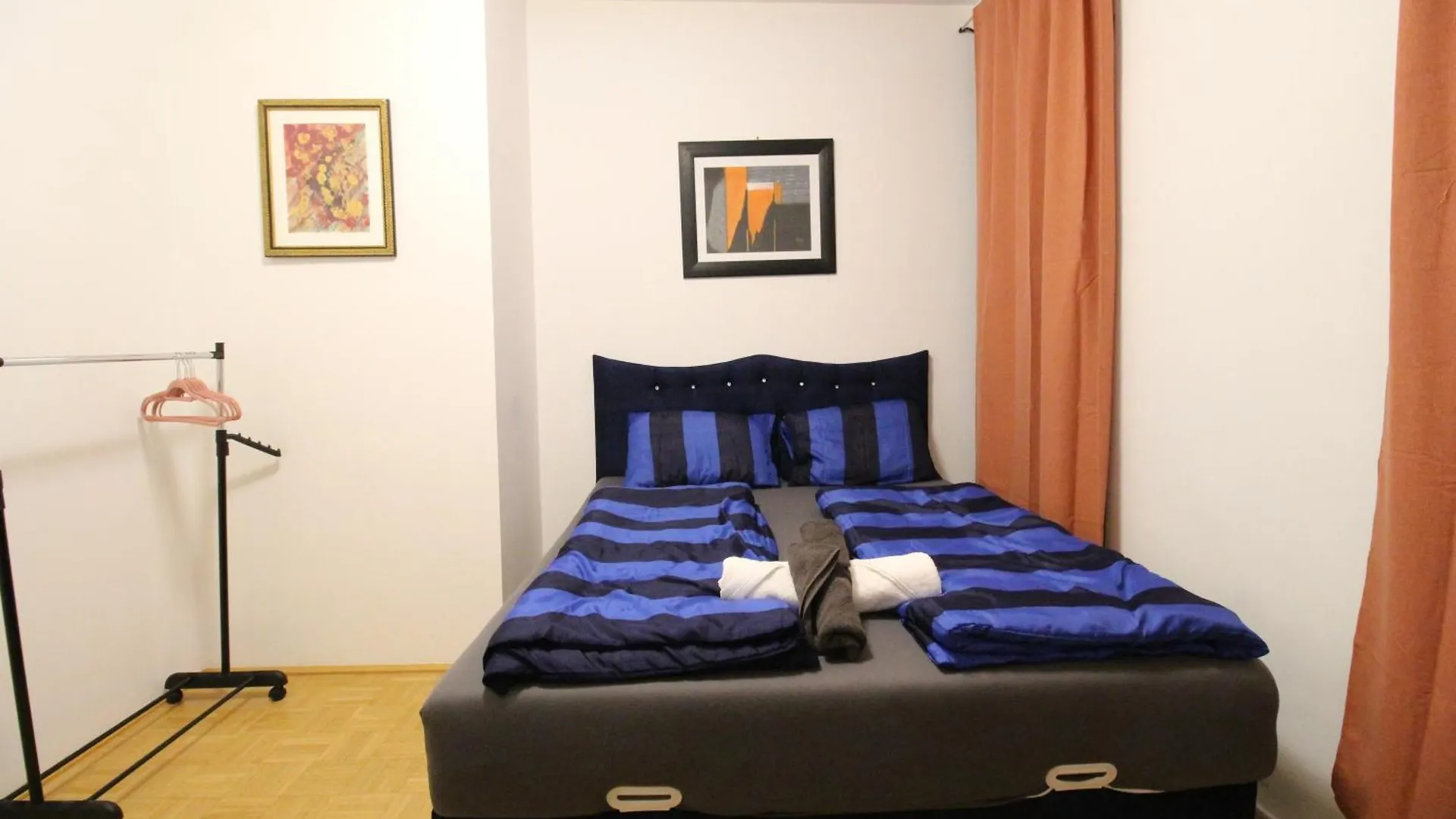 Comfort Triple Room Wh Vienna Apartment